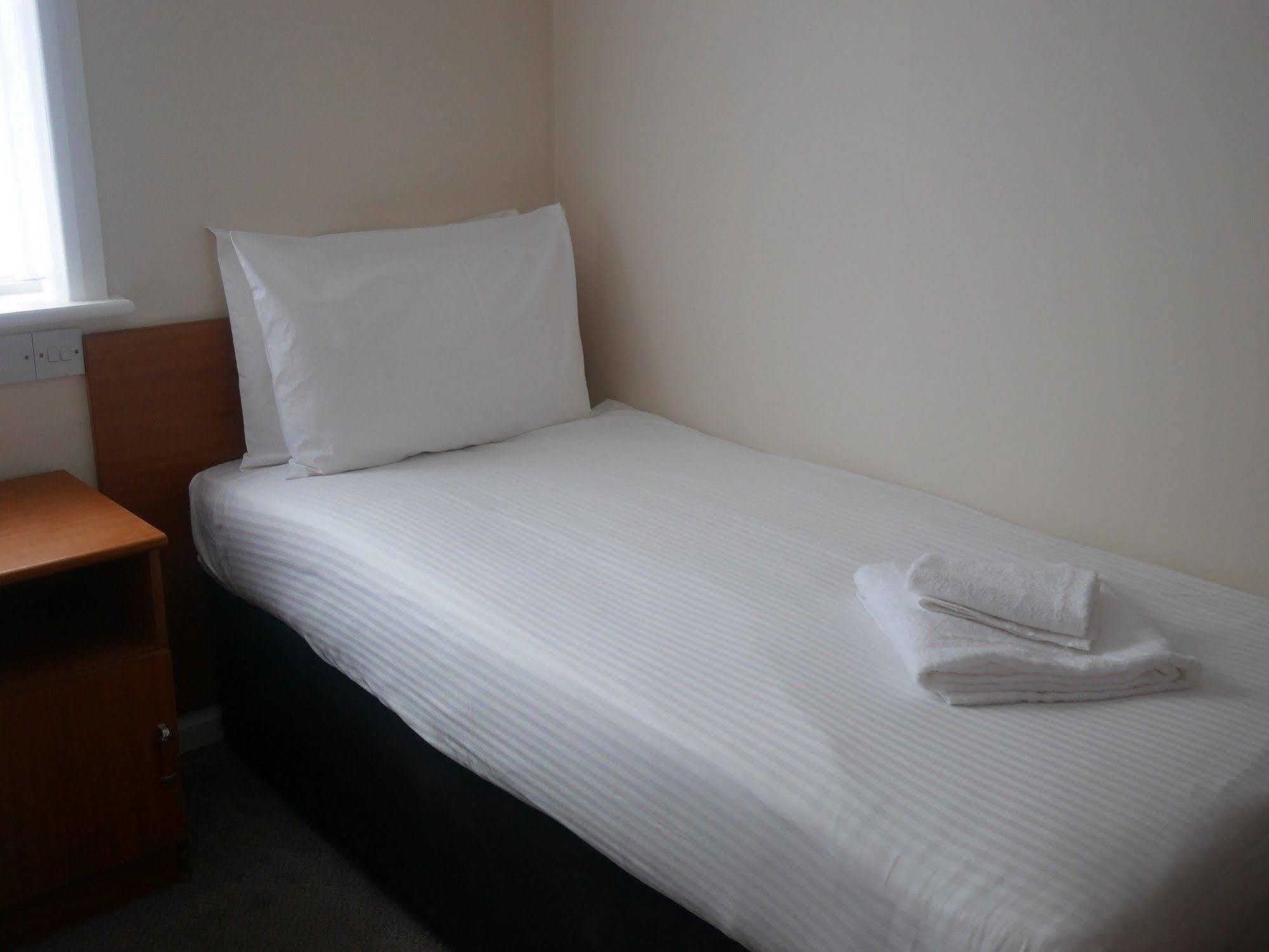 Sk Heathrow Hotel 海斯 外观 照片