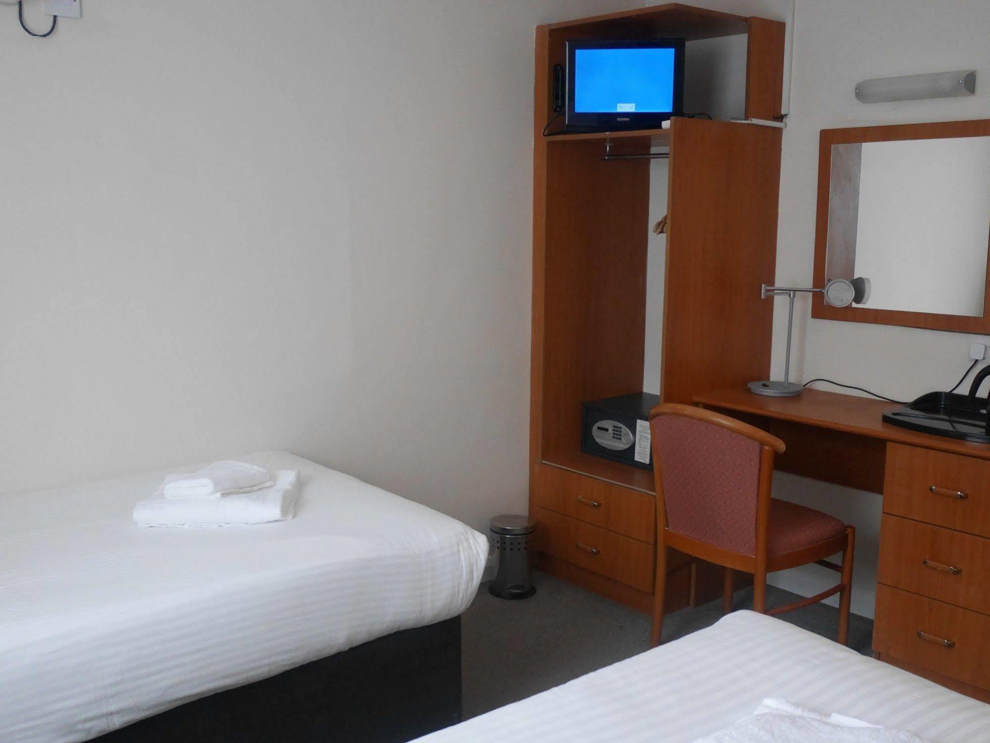 Sk Heathrow Hotel 海斯 外观 照片