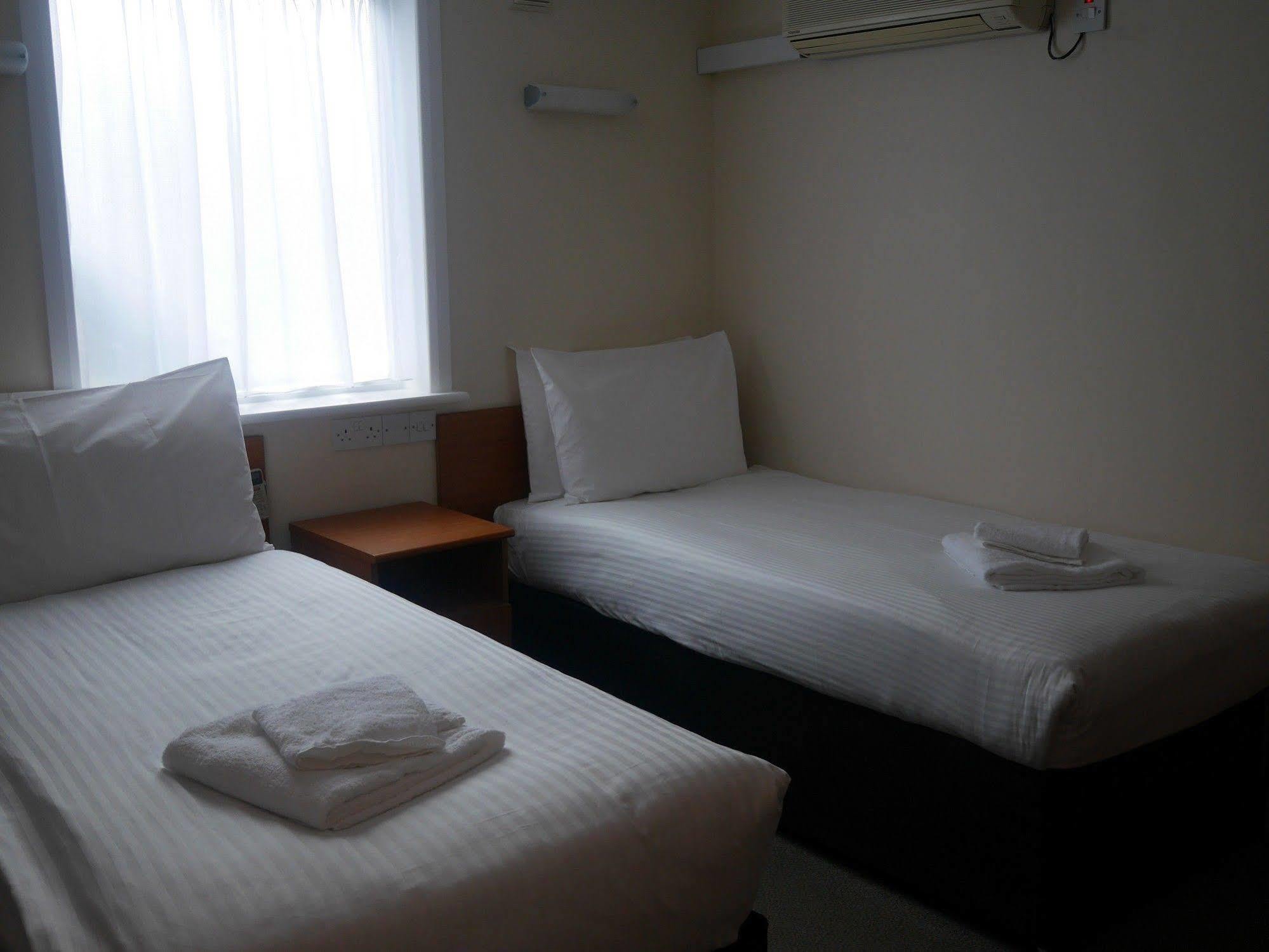 Sk Heathrow Hotel 海斯 外观 照片